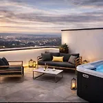 Eclat Butique Jacuzzi