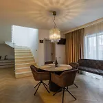 Eclat Butique Jacuzzi Apartamento