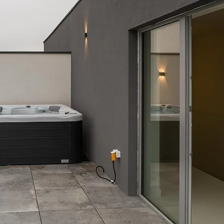 Eclat Butique Jacuzzi *