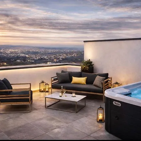 Eclat Boutique Jacuzzi