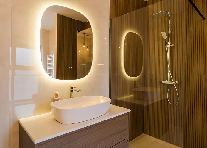 Eclat Butique Jacuzzi Apartment