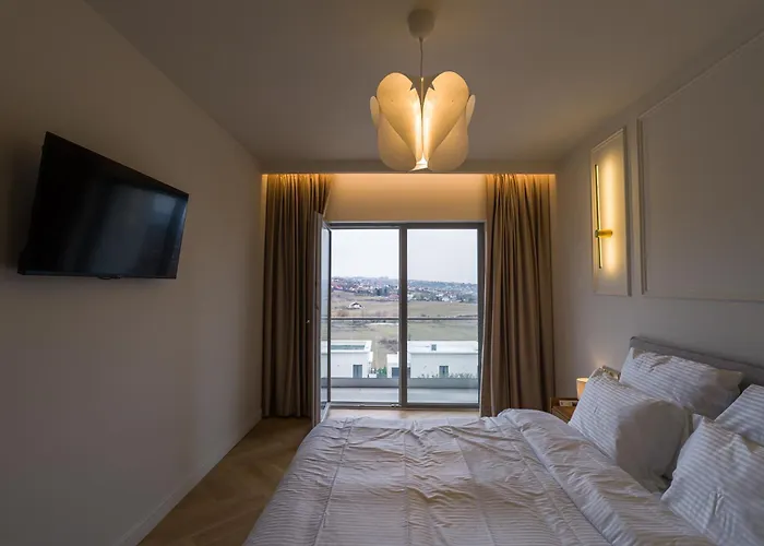 Eclat Butique Jacuzzi Apartment *