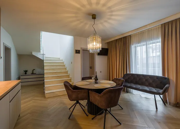 Eclat Butique Jacuzzi Apartment